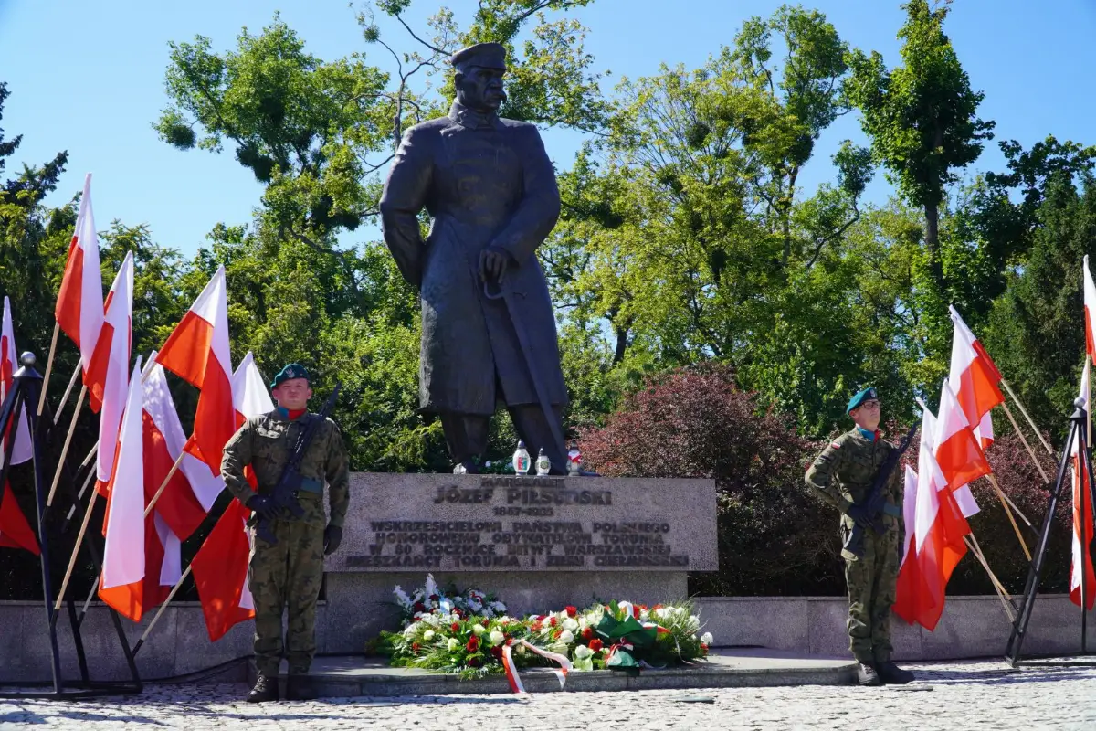 Uroczystości z okazji Święta Wojska Polskiego w Toruniu