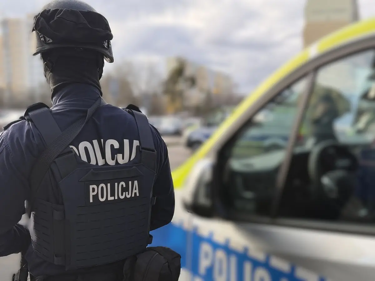 Policjanci z GSR uratowali życie nieprzytomnemu 70-latkowi