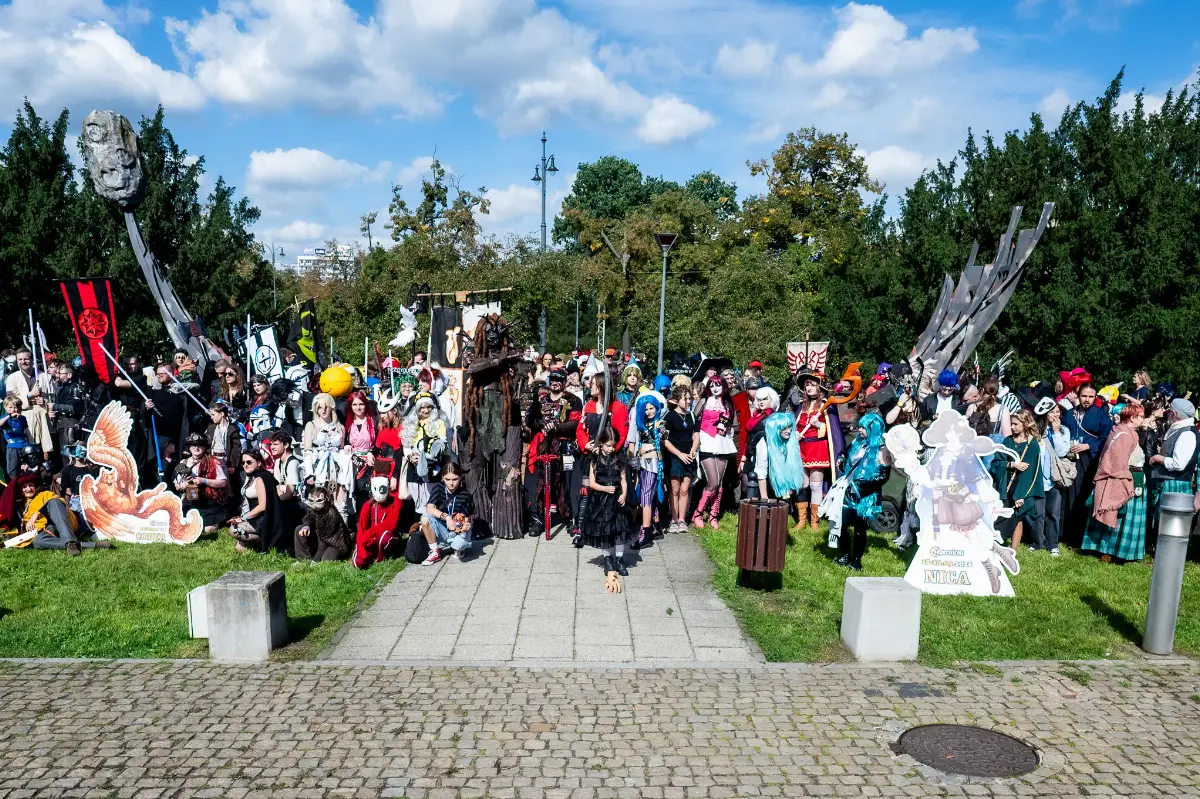 Parada Cosplay przyciągnęła fanów fantastyki na toruńską starówkę