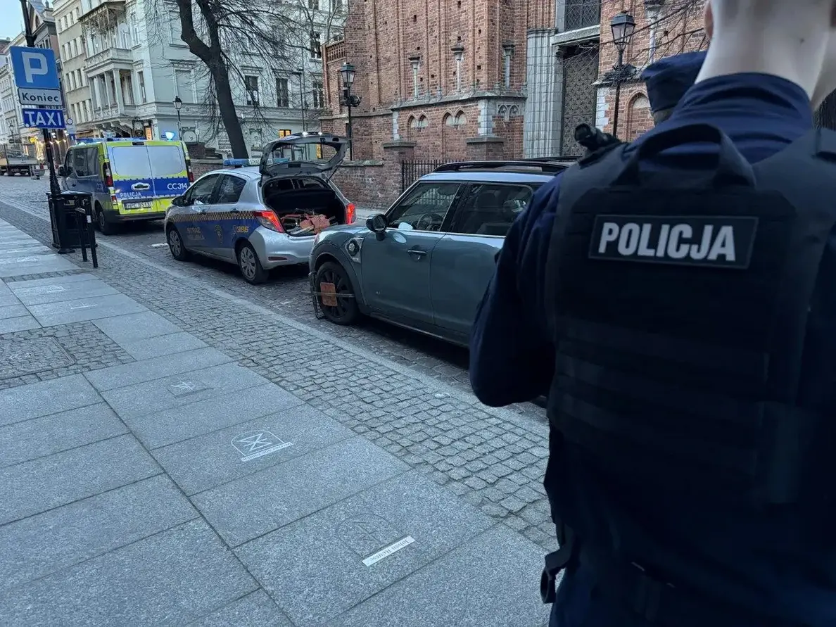 Akcja kontrolna dotycząca parkowania na toruńskiej starówce