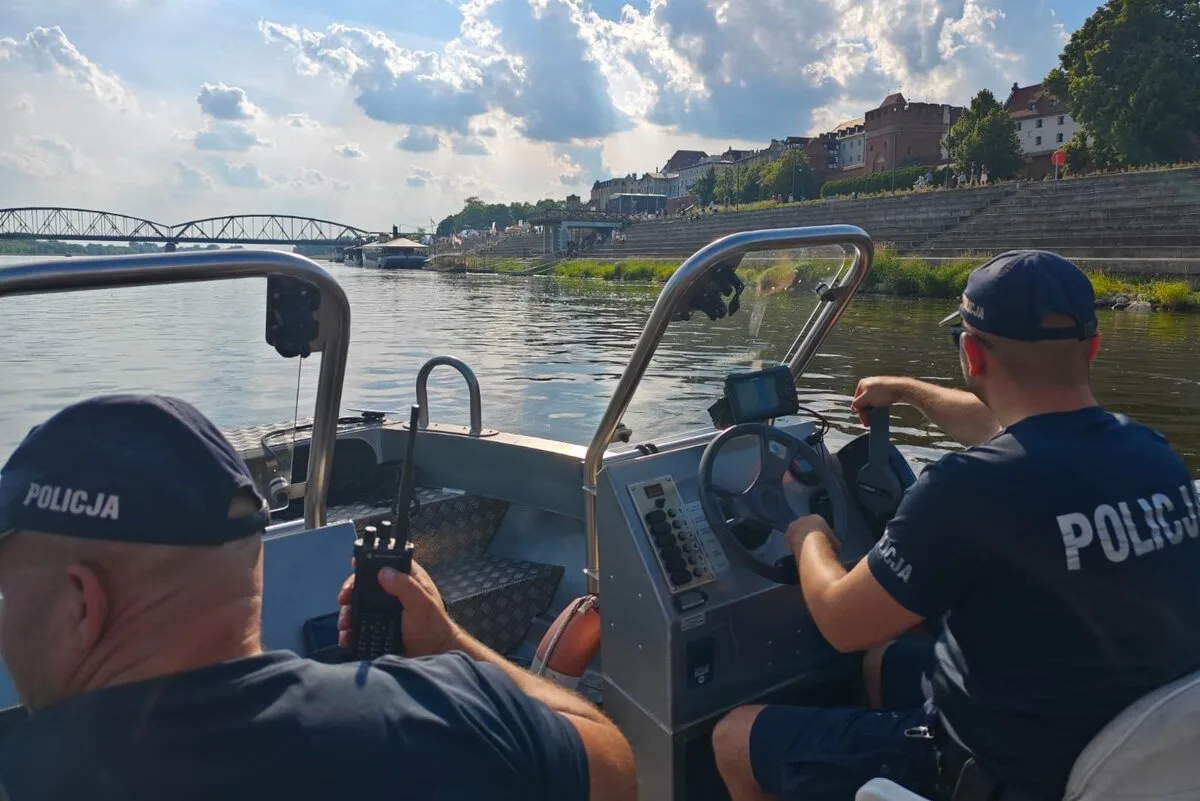Bezpieczeństwo nad wodą: działania toruńskich policjantów