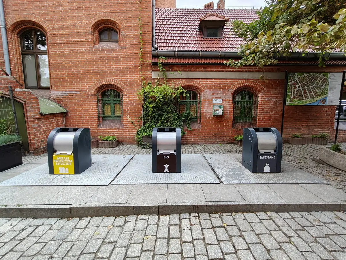 Modernizacja podziemnych pojemników w Toruniu