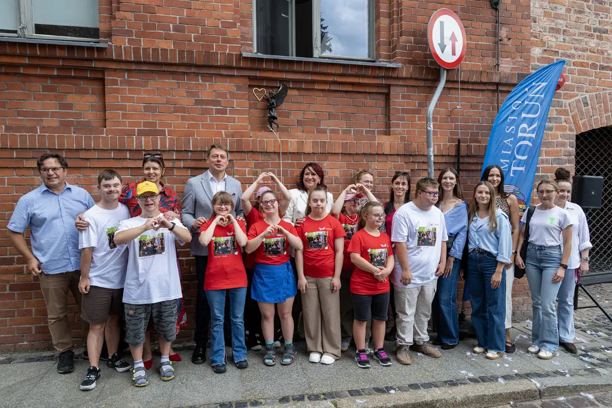 Nowa rzeźba Samarytanki w Toruniu