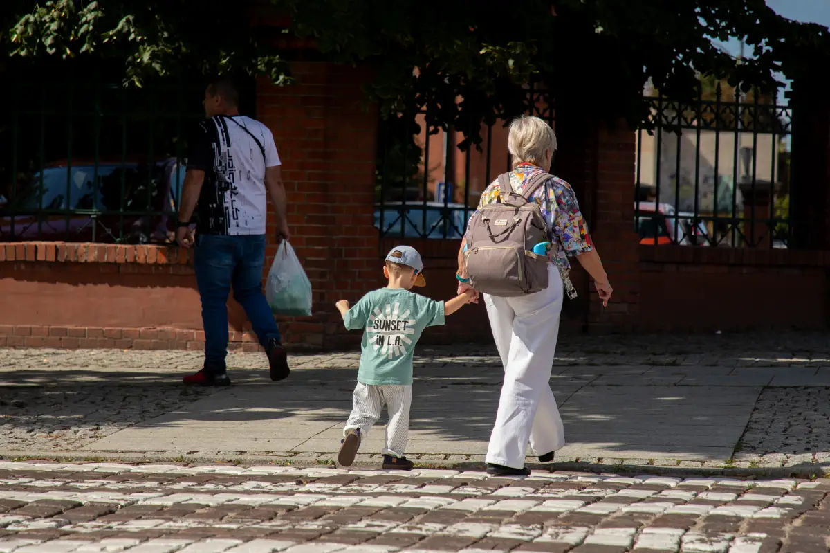 Bezpieczna droga do szkoły: Wskazówki dla rodziców i kierowców