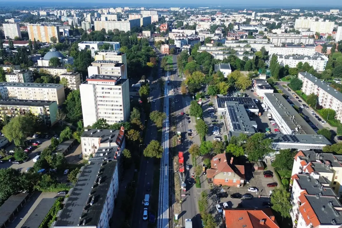 Prace na ul. Kościuszki w Toruniu - nowa nawierzchnia i regulacja studzienek
