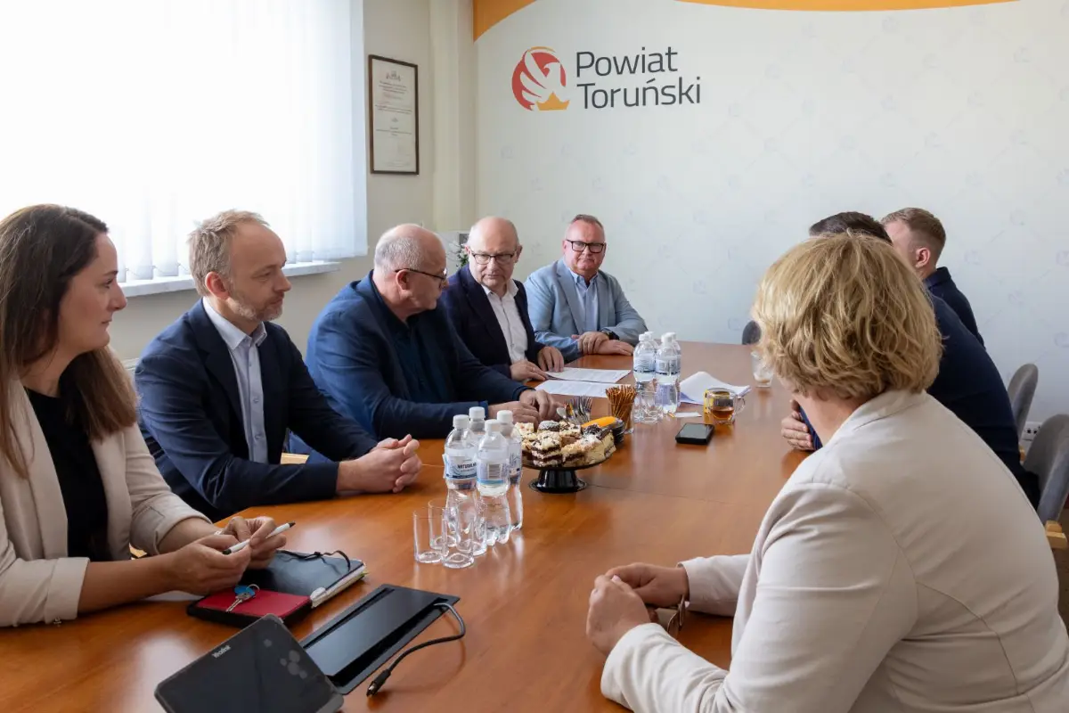 Nowe możliwości terapii w Środowiskowym Domu Samopomocy w Osieku nad Wisłą po podpisaniu umowy