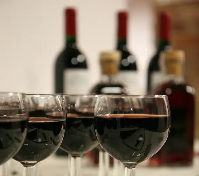 Zezwolenia na sprzedaż napojów alkoholowych w Toruniu